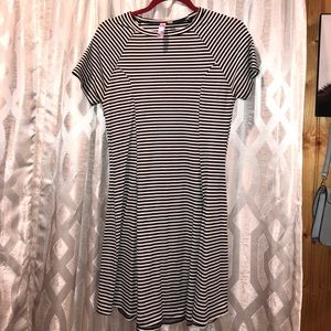 Short sleeve dress